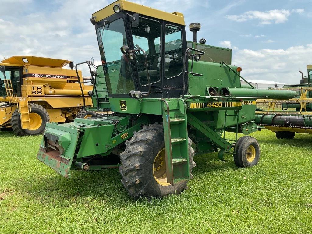 Image of John Deere 4420 Primary image