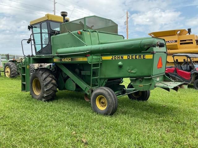 Image of John Deere 4420 equipment image 2
