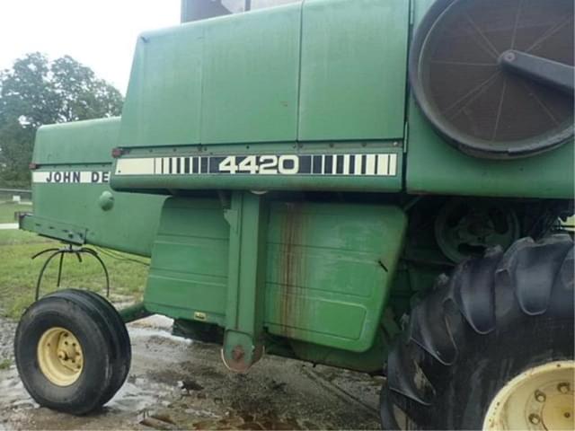 Image of John Deere 4420 equipment image 1