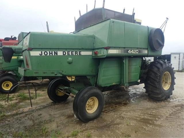 Image of John Deere 4420 equipment image 2