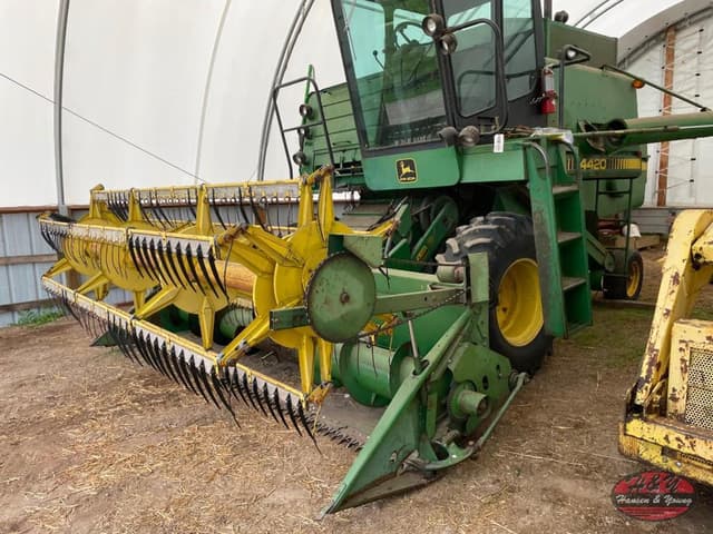 Image of John Deere 4420 equipment image 3