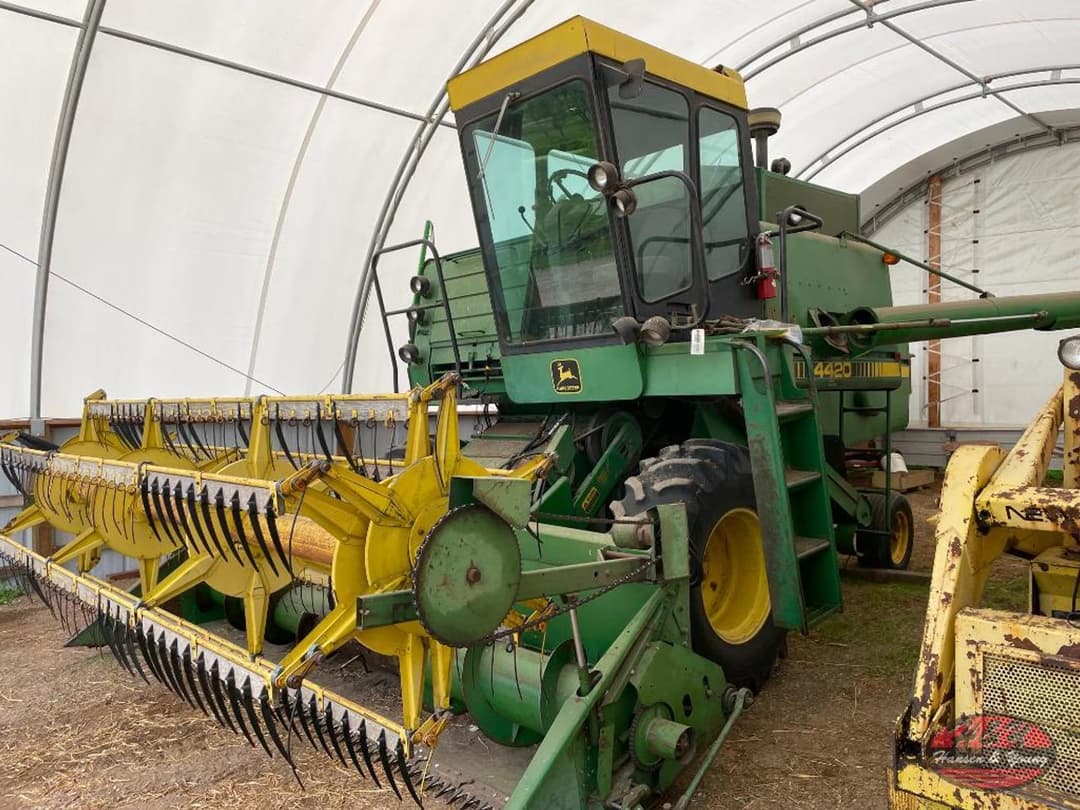 Image of John Deere 4420 Primary image