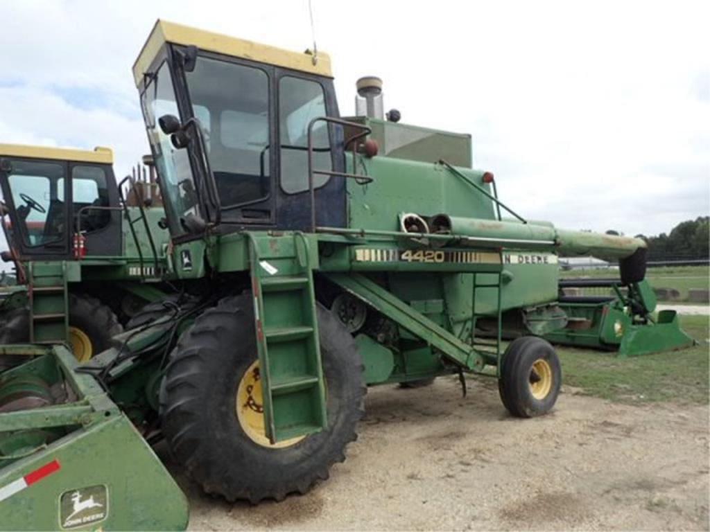 Image of John Deere 4420 Primary image