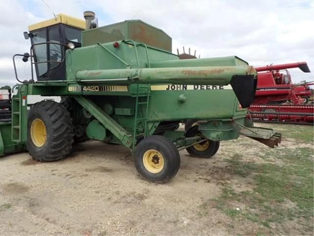 Image of John Deere 4420 equipment image 3