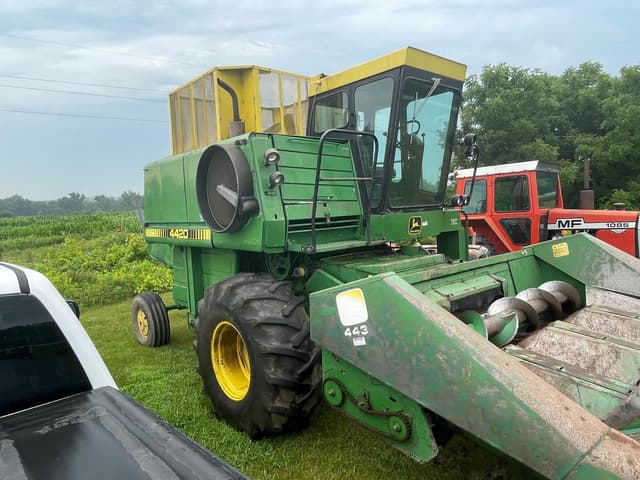Image of John Deere 4420 equipment image 2