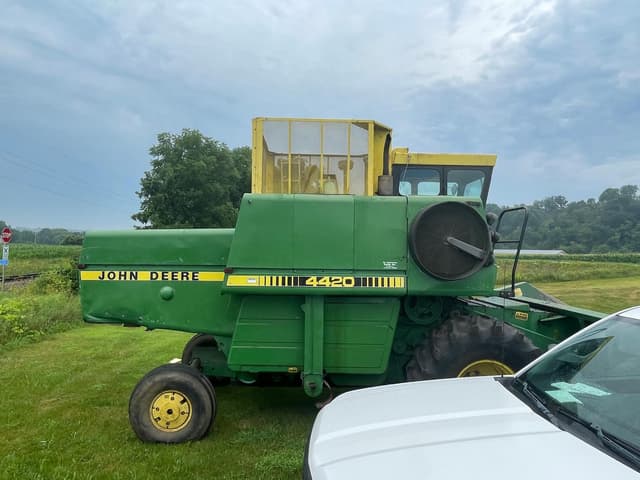 Image of John Deere 4420 equipment image 3