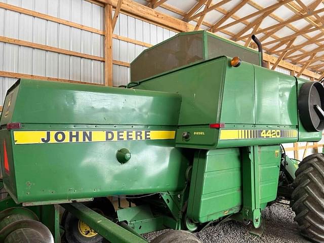 Image of John Deere 4420 equipment image 4