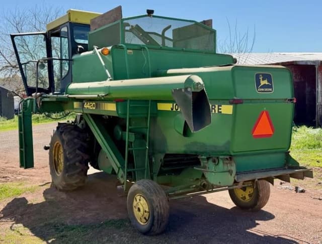 Image of John Deere 4420 equipment image 4