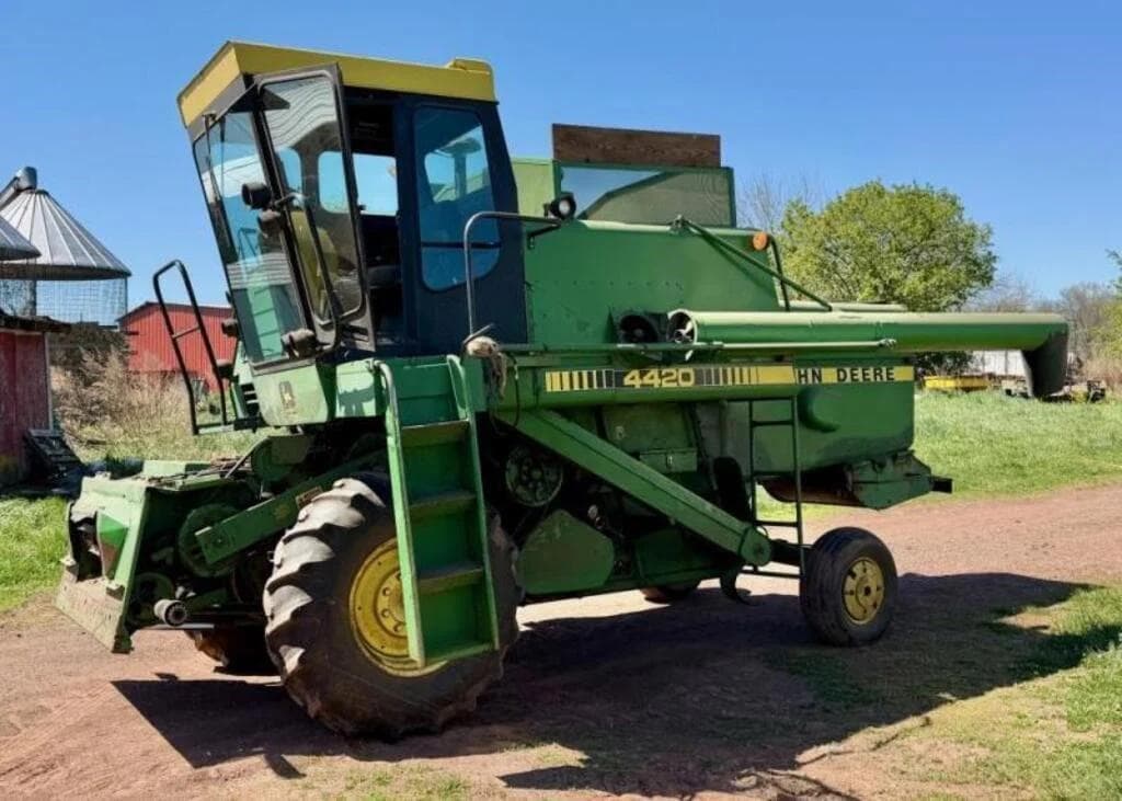 Image of John Deere 4420 Primary image