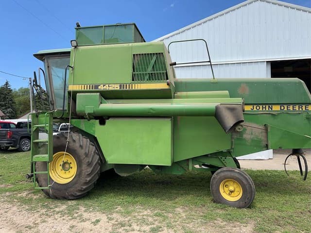 Image of John Deere 4425 equipment image 3