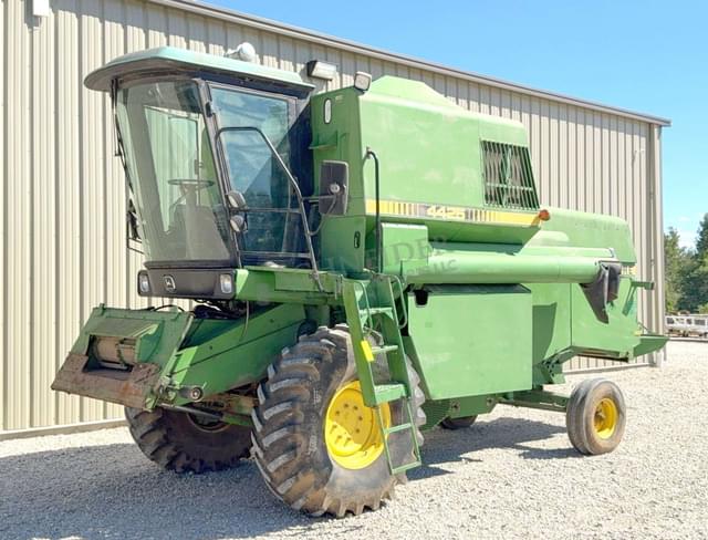 Image of John Deere 4425 equipment image 1