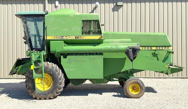 Image of John Deere 4425 equipment image 3
