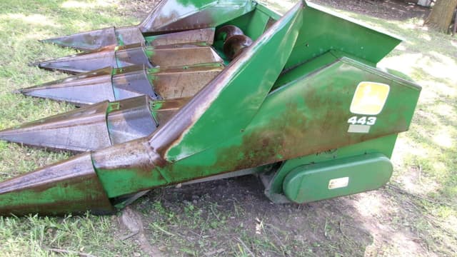 Image of John Deere 443 equipment image 2