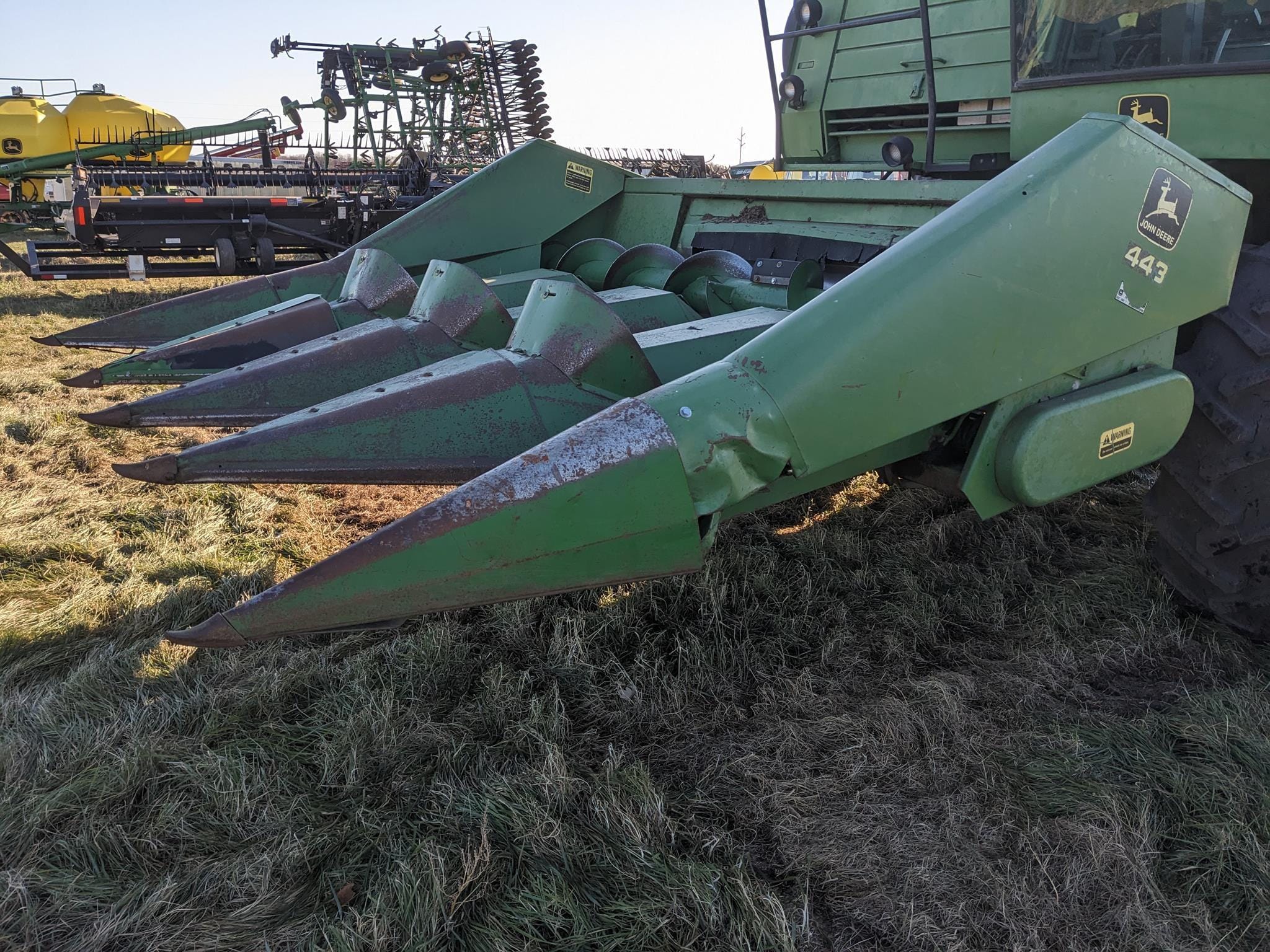 John Deere 443 Equipment Image0