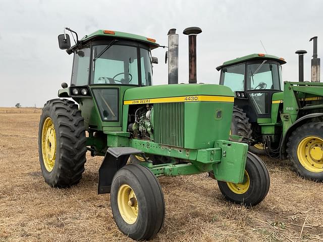 Image of John Deere 4430 equipment image 2