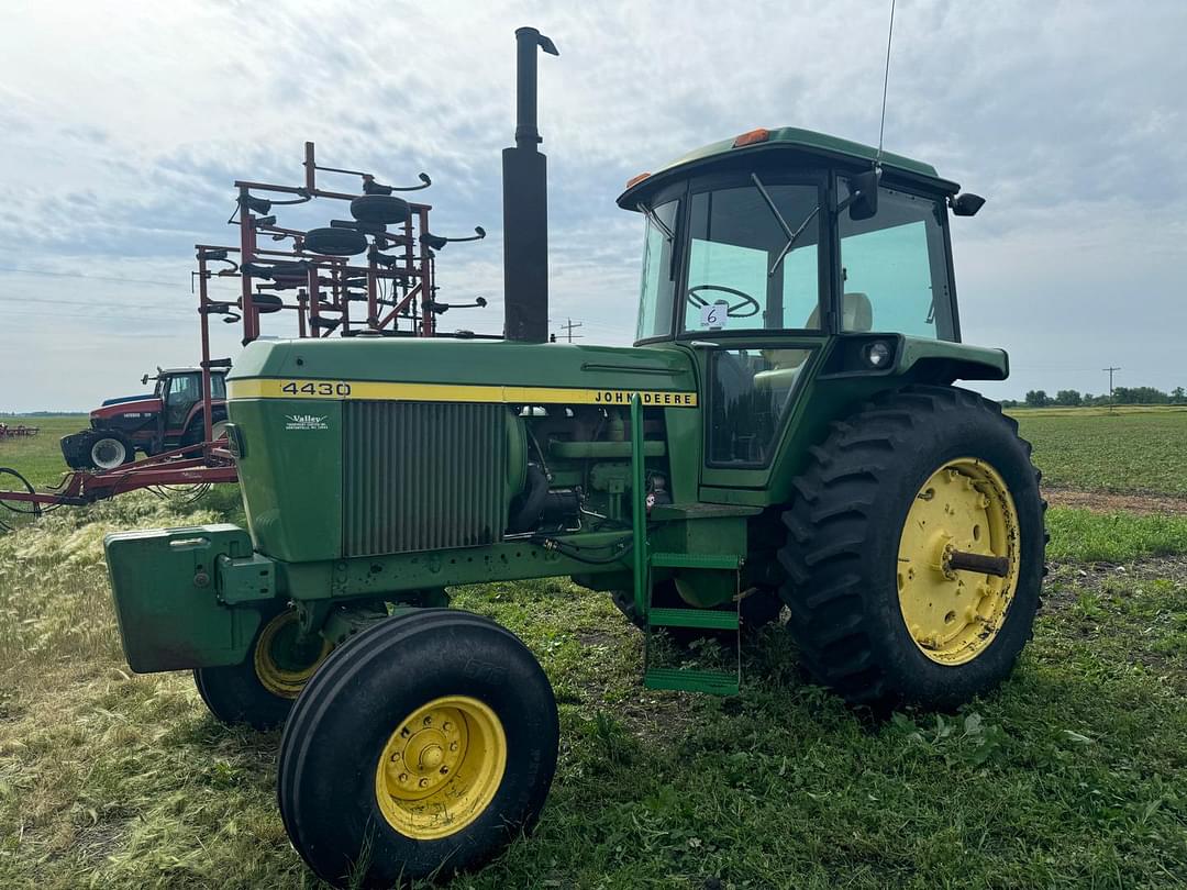 Image of John Deere 4430 Primary image