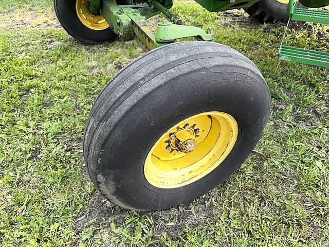 Image of John Deere 4430 equipment image 4
