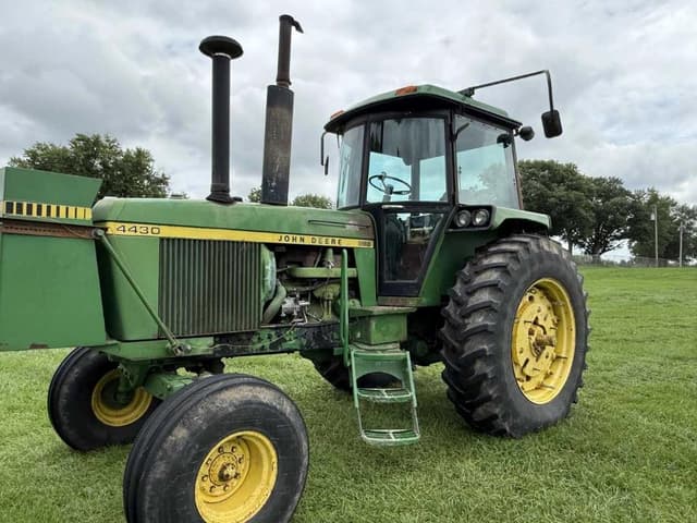 Image of John Deere 4430 equipment image 1