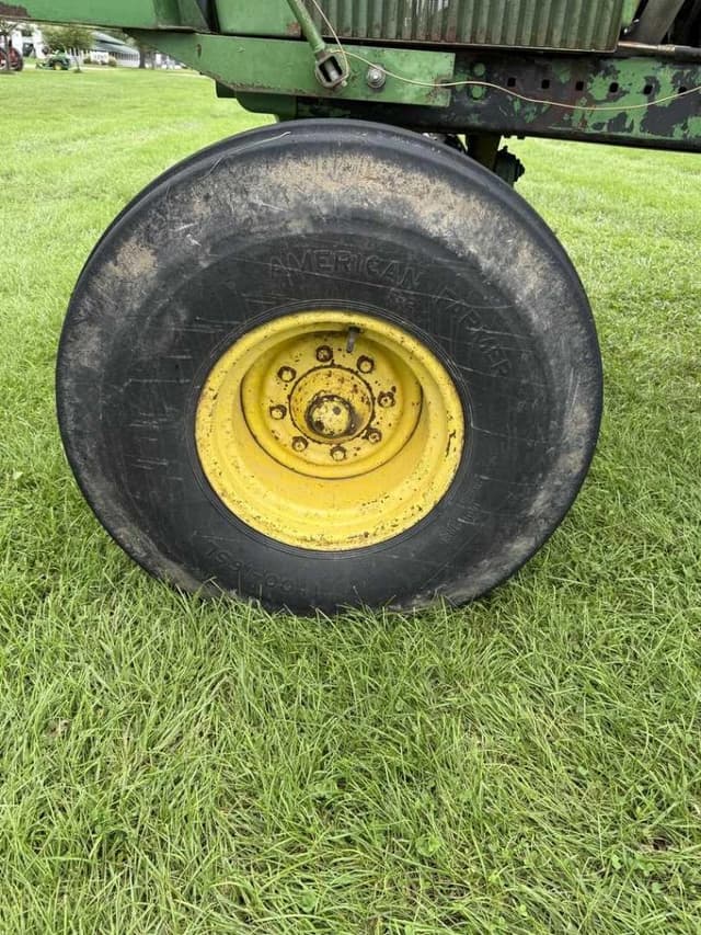 Image of John Deere 4430 equipment image 2