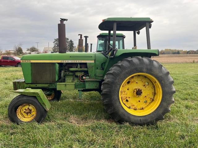Image of John Deere 4430 equipment image 2
