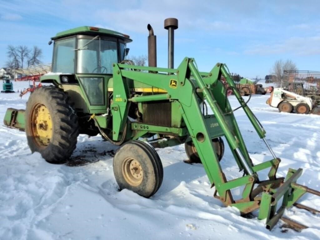 John Deere 4430 Equipment Image0
