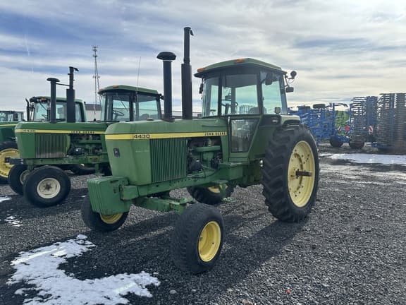Image of John Deere 4430 equipment image 2