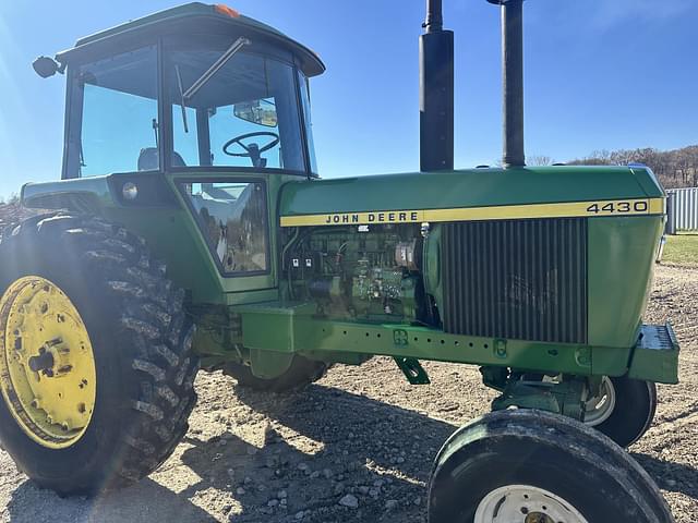 Image of John Deere 4430 equipment image 2