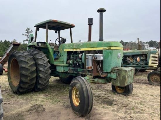 John Deere 4430 Equipment Image0