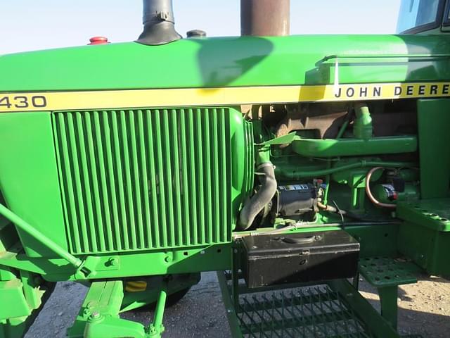 Image of John Deere 4430 equipment image 2