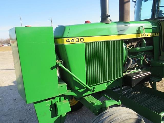 Image of John Deere 4430 equipment image 1