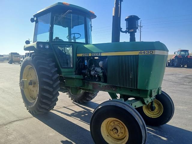 Image of John Deere 4430 equipment image 1