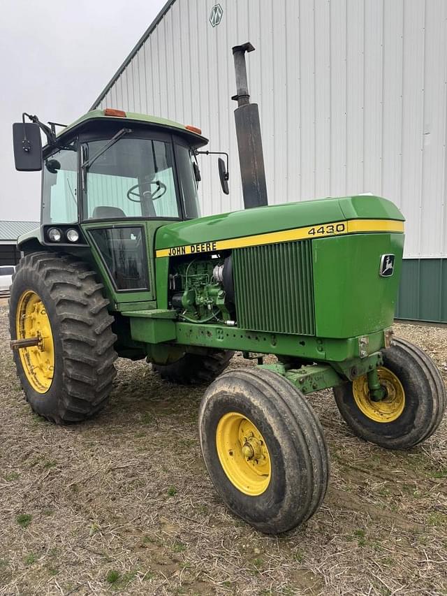 Image of John Deere 4430 equipment image 2