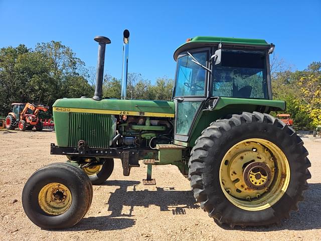 Image of John Deere 4430 equipment image 2