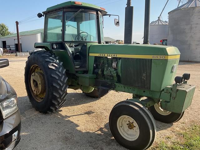 Image of John Deere 4430 equipment image 2