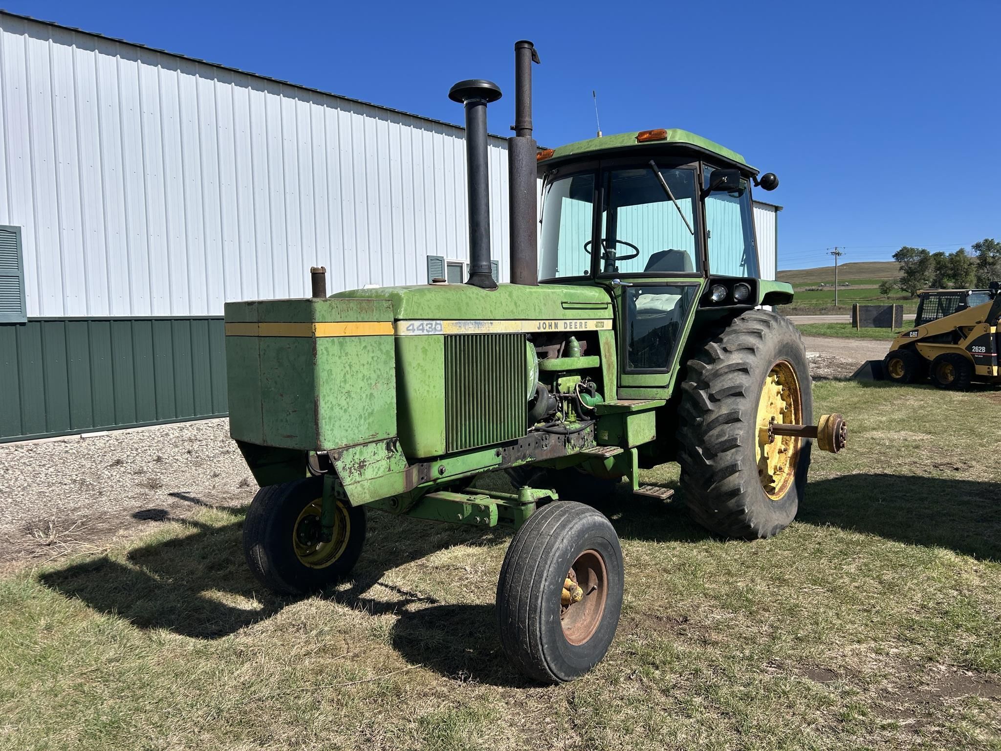 John Deere 4430 Equipment Image0