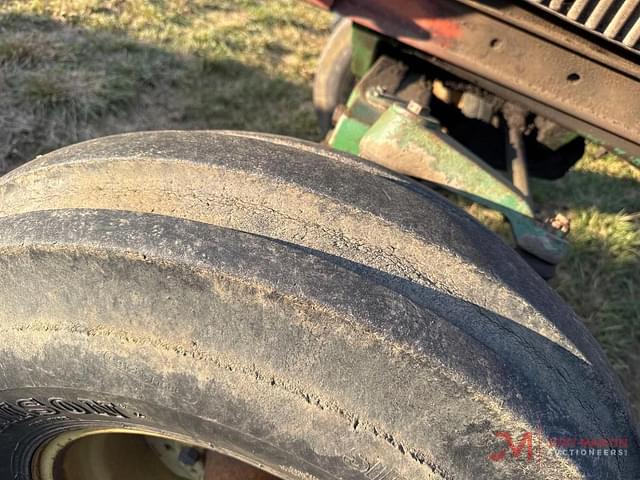 Image of John Deere 4430 equipment image 4