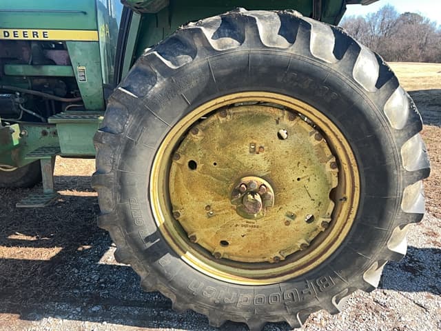 Image of John Deere 4430 equipment image 2