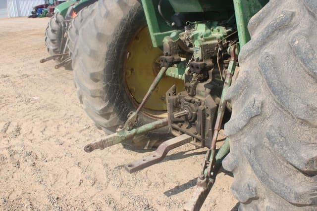 Image of John Deere 4430 equipment image 4
