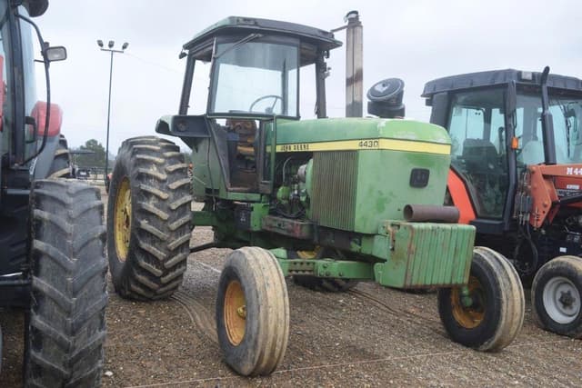 Image of John Deere 4430 equipment image 3
