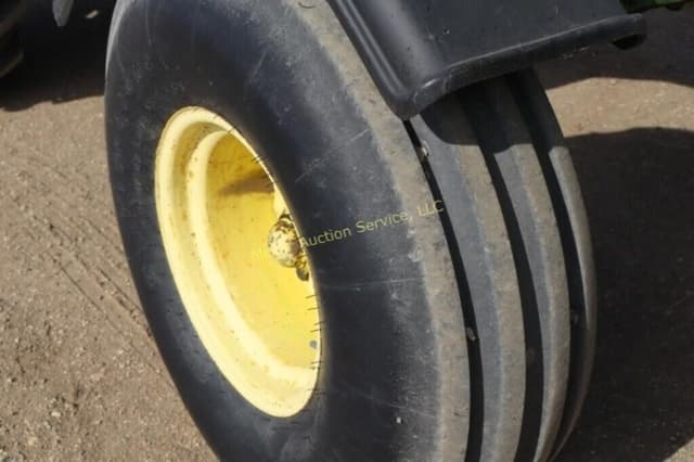 Image of John Deere 4430 equipment image 2