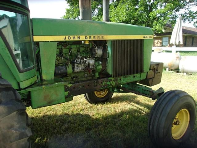 Image of John Deere 4430 equipment image 4