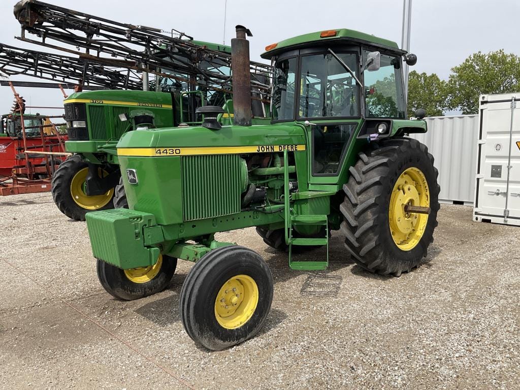 Main image John Deere 4430