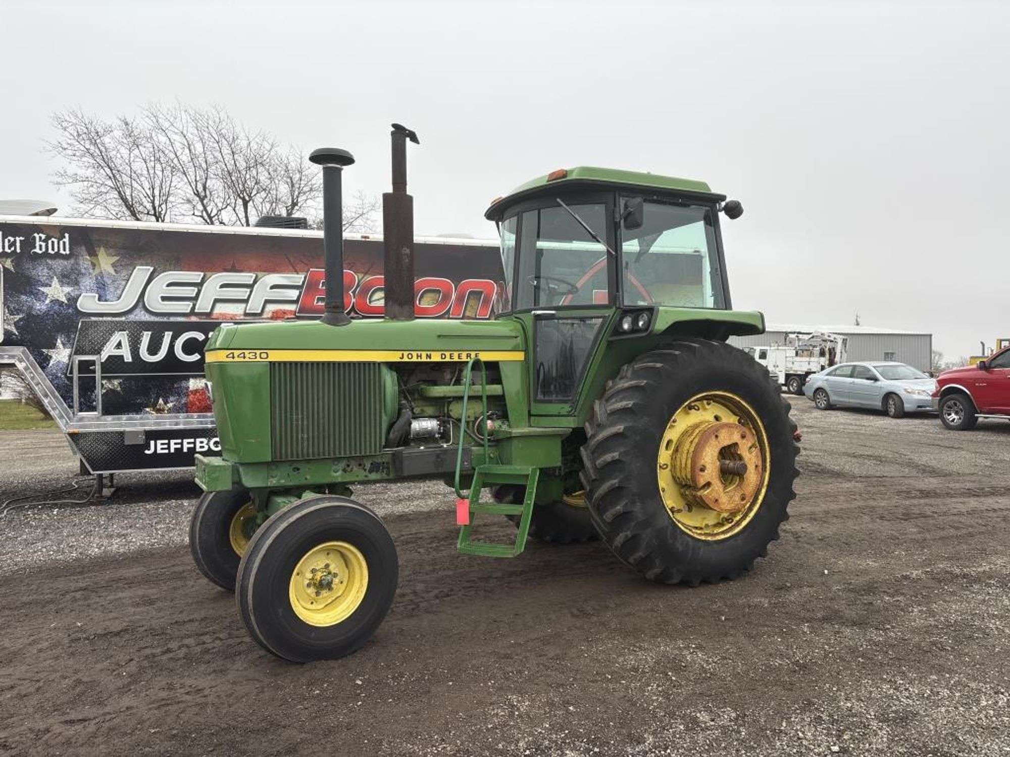 John Deere 4430 Equipment Image0