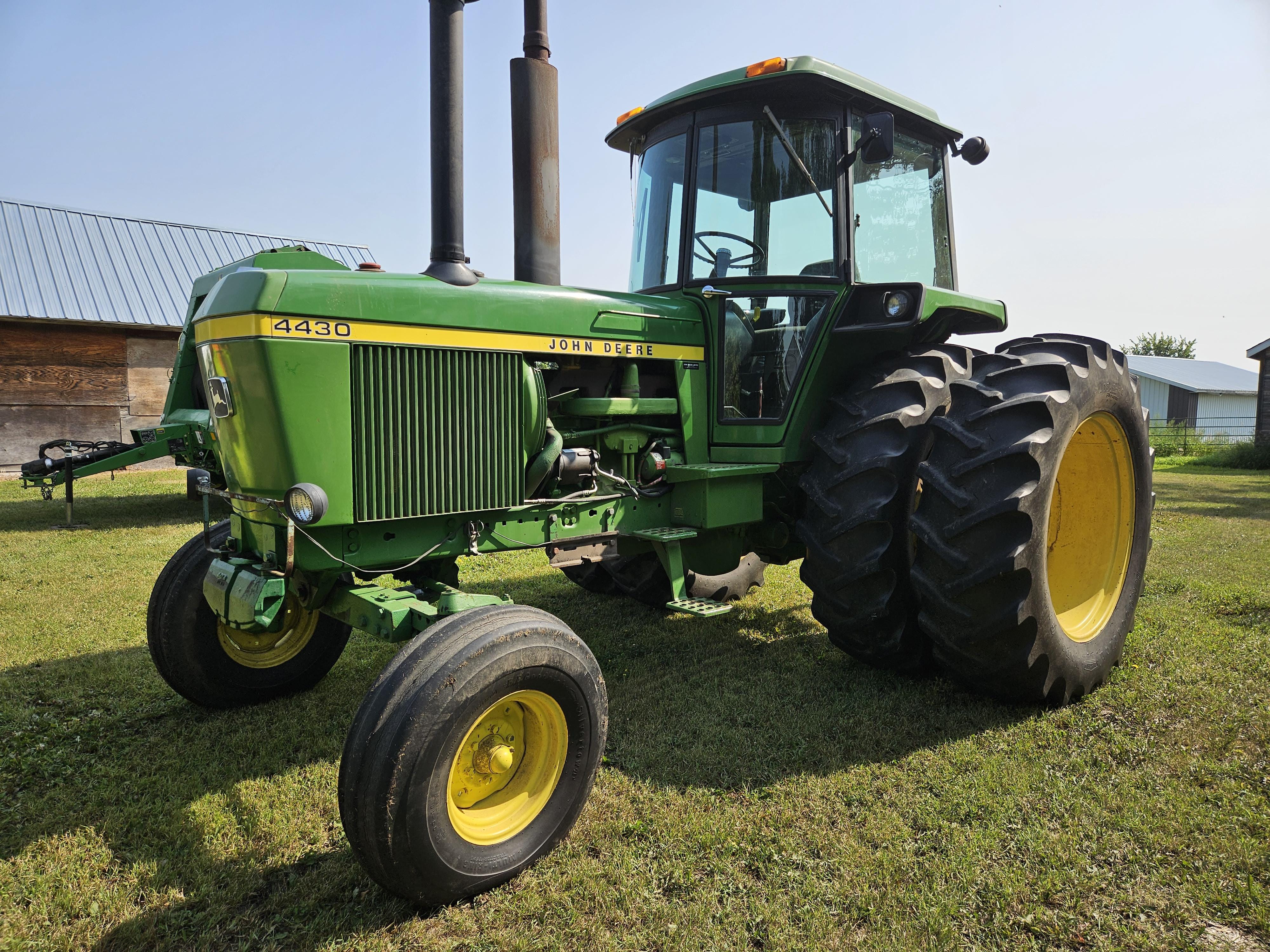 Main image John Deere 4430