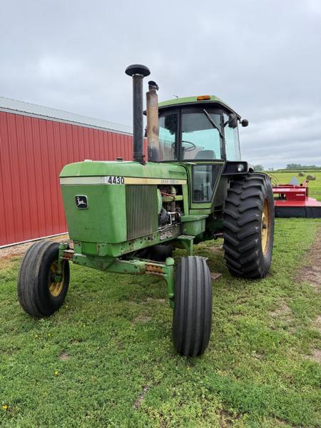 Image of John Deere 4430 equipment image 1