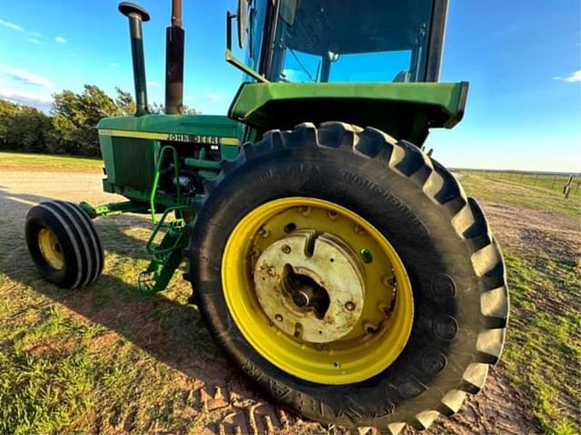 Image of John Deere 4430 equipment image 1