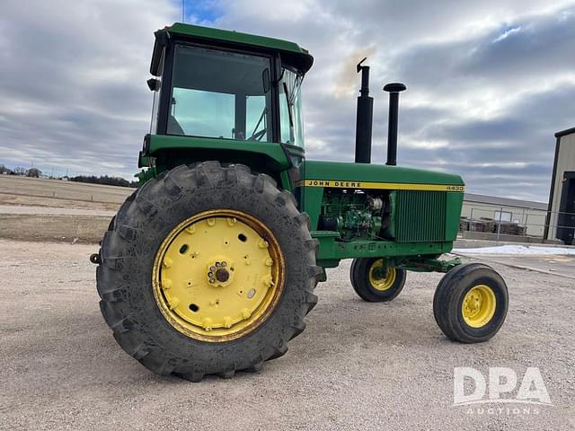 Image of John Deere 4430 equipment image 3