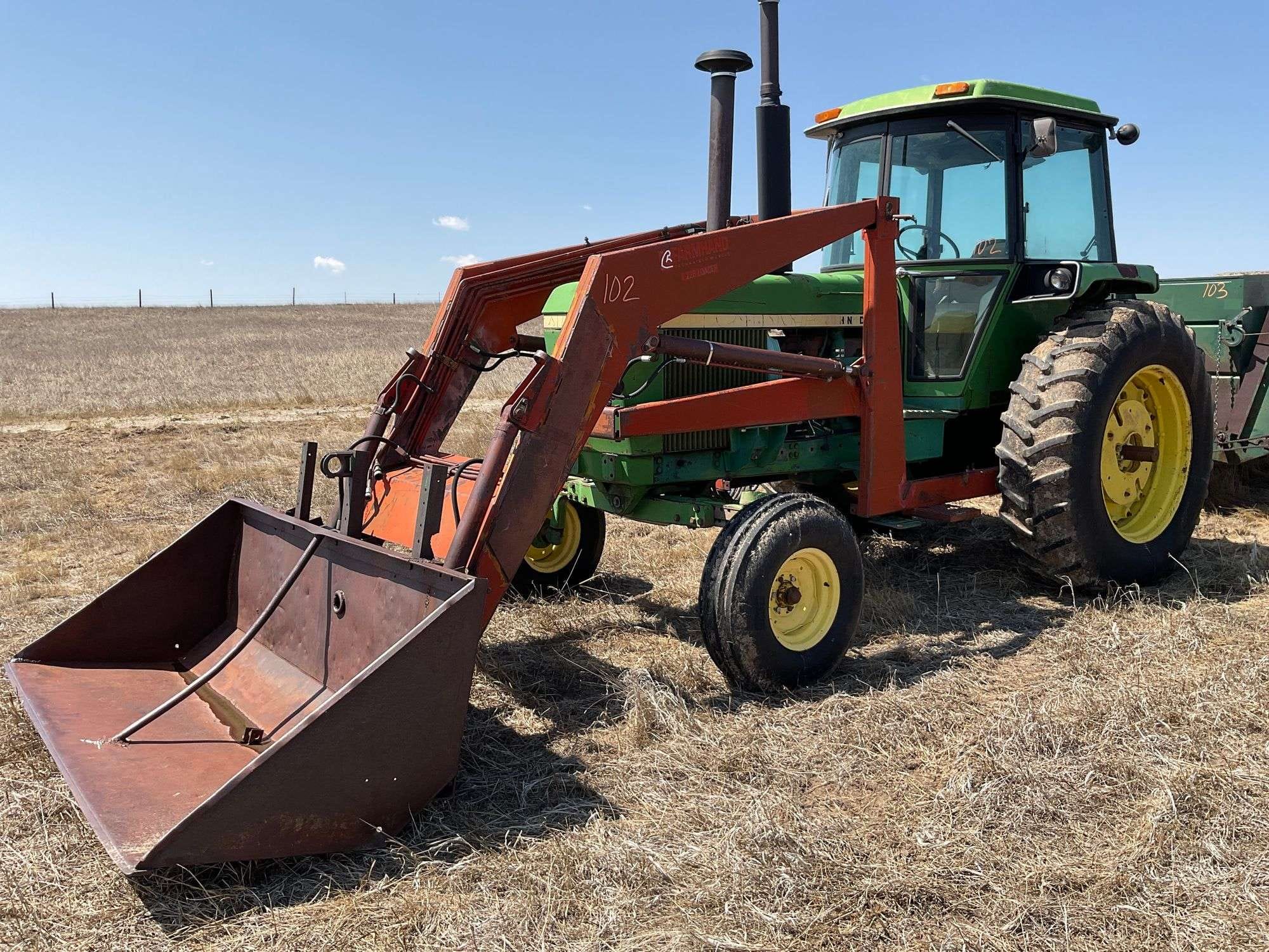 John Deere 4430 Equipment Image0