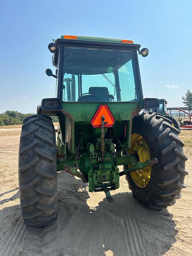 Image of John Deere 4430 equipment image 4