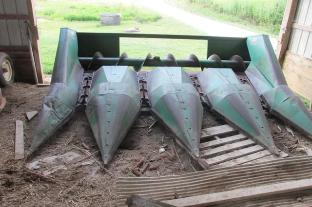 Image of John Deere 444 equipment image 2